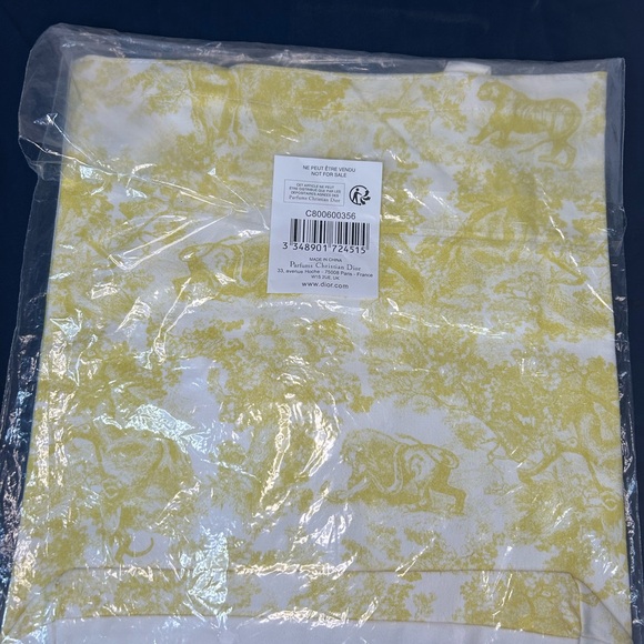 Dior White and Yellow Logo Tote Bag - Picture 7 of 8